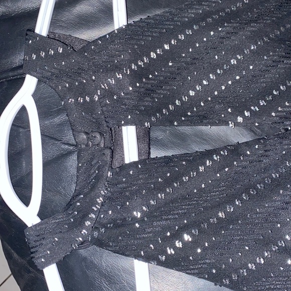 Le Chateu Black/ Silver Blouse - Picture 3 of 8